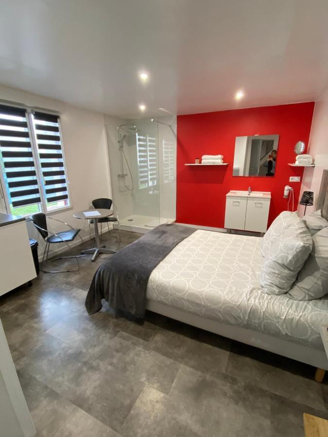 Aux Charmes 1 Bed and Breakfast Isques Buitenkant foto